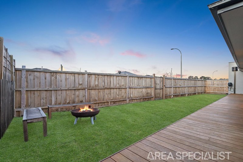 Photo - 2 Matador Way, Cranbourne South VIC 3977 - Image 17