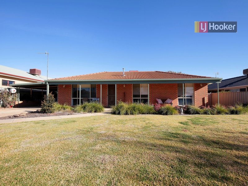 2 Matheson Place, Estella NSW 2650