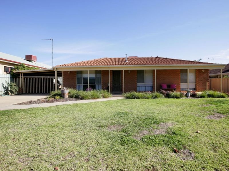 2 Matheson Place, Estella NSW 2650