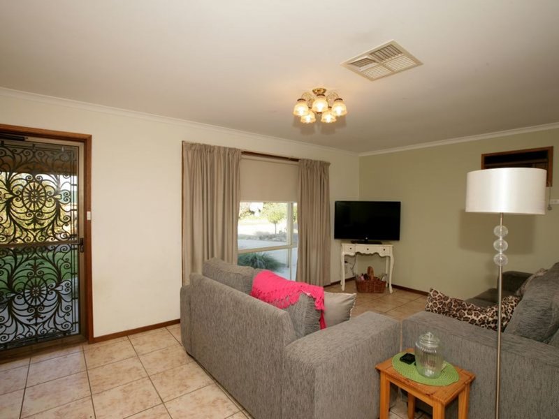 Photo - 2 Matheson Place, Estella NSW 2650 - Image 3