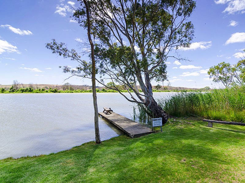 2 Matthews Circuit, Woodlane SA 5238