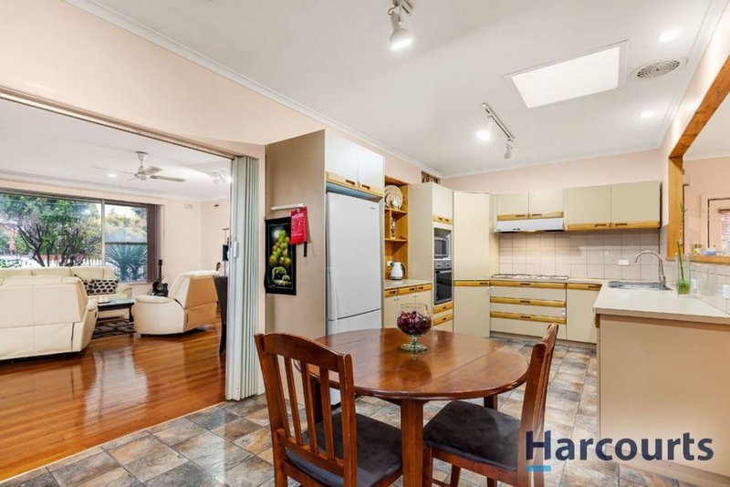 Photo - 2 Maurice Court, Wantirna South VIC 3152 - Image 3