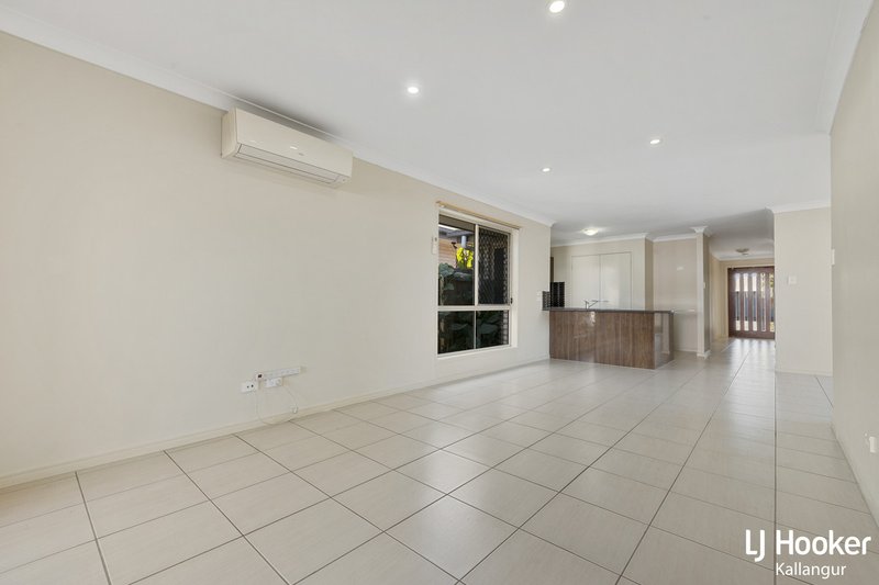 Photo - 2 Mayfair Crescent, Kallangur QLD 4503 - Image 3