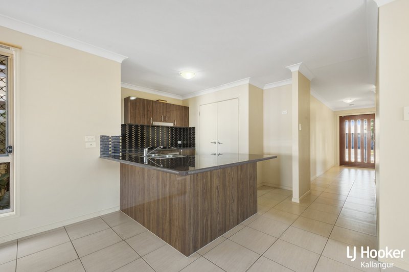 Photo - 2 Mayfair Crescent, Kallangur QLD 4503 - Image 6