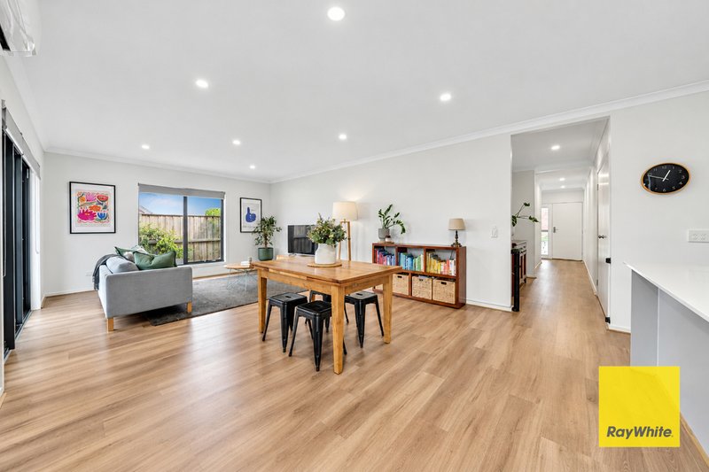 Photo - 2 Mayopark Street, Deanside VIC 3336 - Image 4