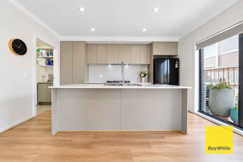 Photo - 2 Mayopark Street, Deanside VIC 3336 - Image 9