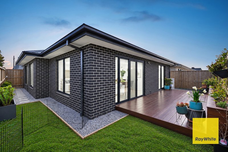 Photo - 2 Mayopark Street, Deanside VIC 3336 - Image 18