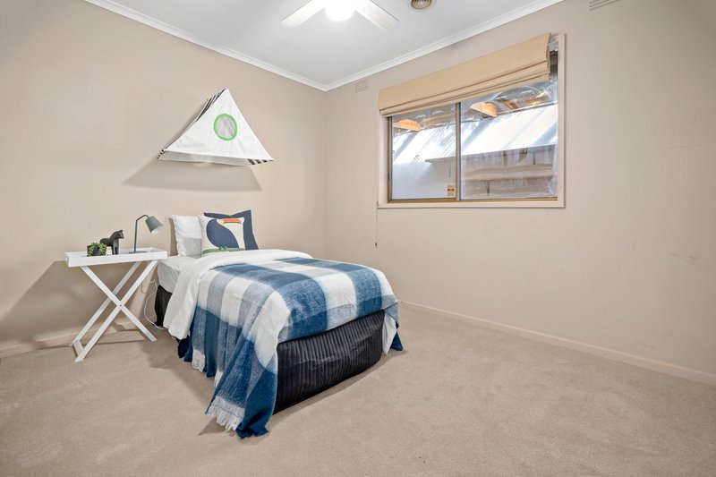 Photo - 2 Mcfarlane Crescent, Epping VIC 3076 - Image 9