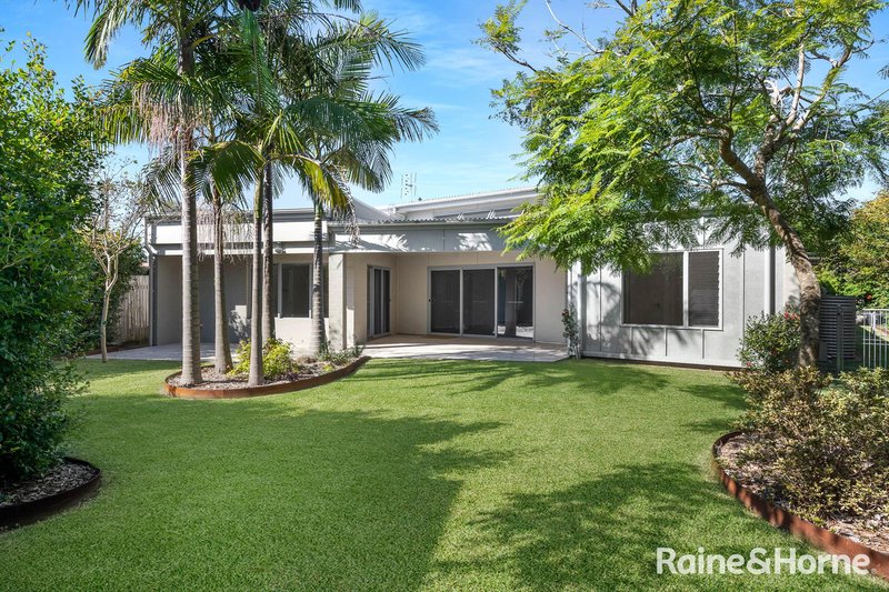 2 Mcintosh Street, Shoalhaven Heads NSW 2535