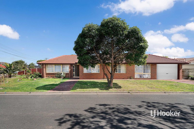 Photo - 2 Mckellar Avenue, Hoppers Crossing VIC 3029 - Image 2