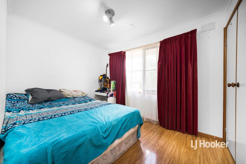 Photo - 2 Mckellar Avenue, Hoppers Crossing VIC 3029 - Image 4