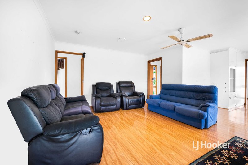 Photo - 2 Mckellar Avenue, Hoppers Crossing VIC 3029 - Image 11