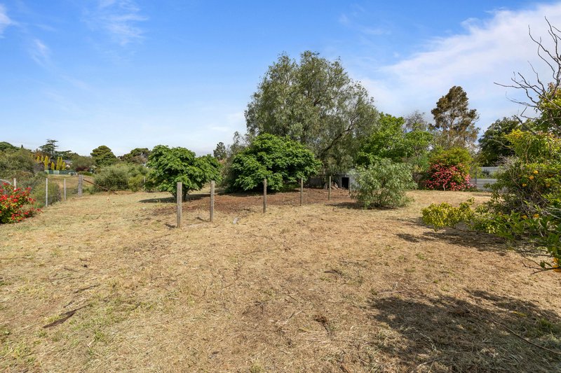 Photo - 2 Mckinlay Avenue, Gawler East SA 5118 - Image 15