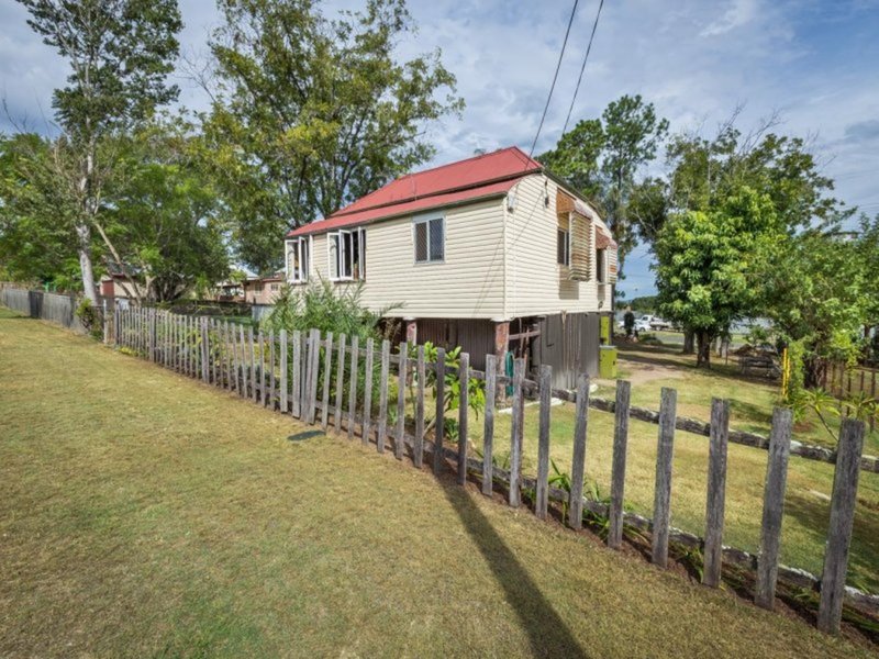 Photo - 2 Mclean Street, North Ipswich QLD 4305 - Image 2