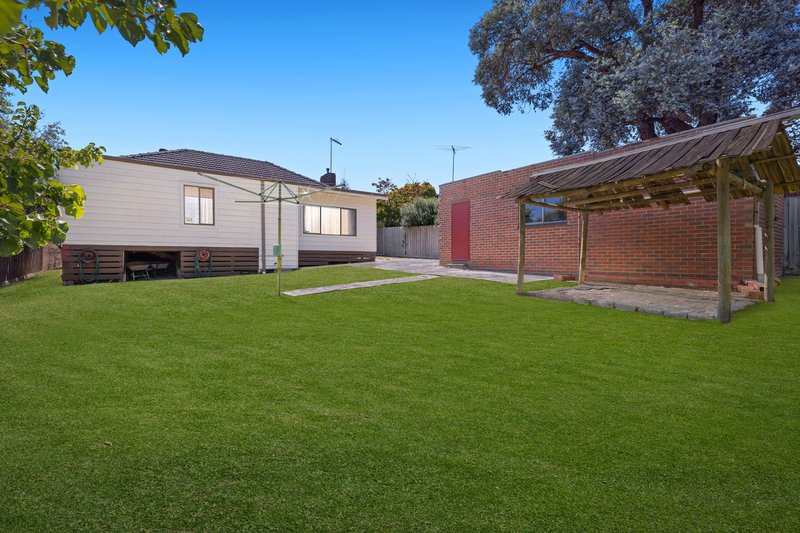 Photo - 2 Mcnally Street, Mount Waverley VIC 3149 - Image 6