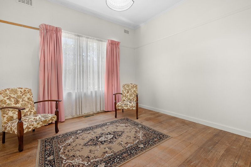 Photo - 2 Mcnally Street, Mount Waverley VIC 3149 - Image 15