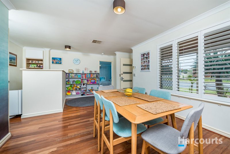 Photo - 2 Meadow Place, Quinns Rocks WA 6030 - Image 5