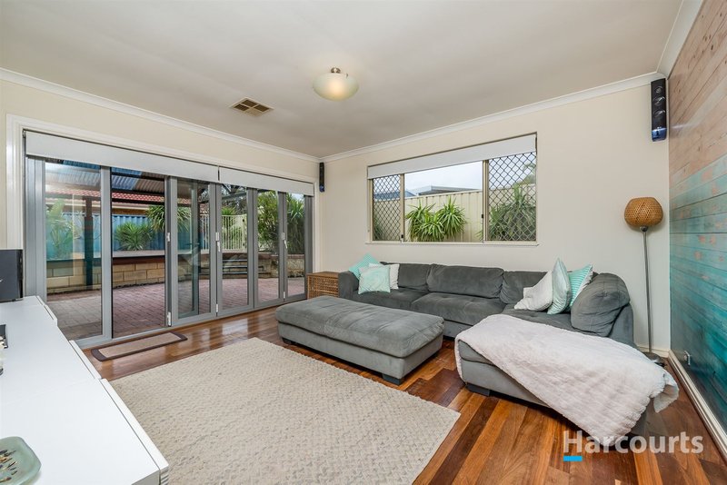 Photo - 2 Meadow Place, Quinns Rocks WA 6030 - Image 12