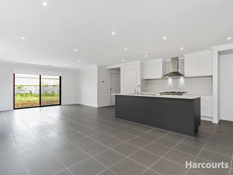 Photo - 2 Meadowbrook Crescent, Warragul VIC 3820 - Image 7