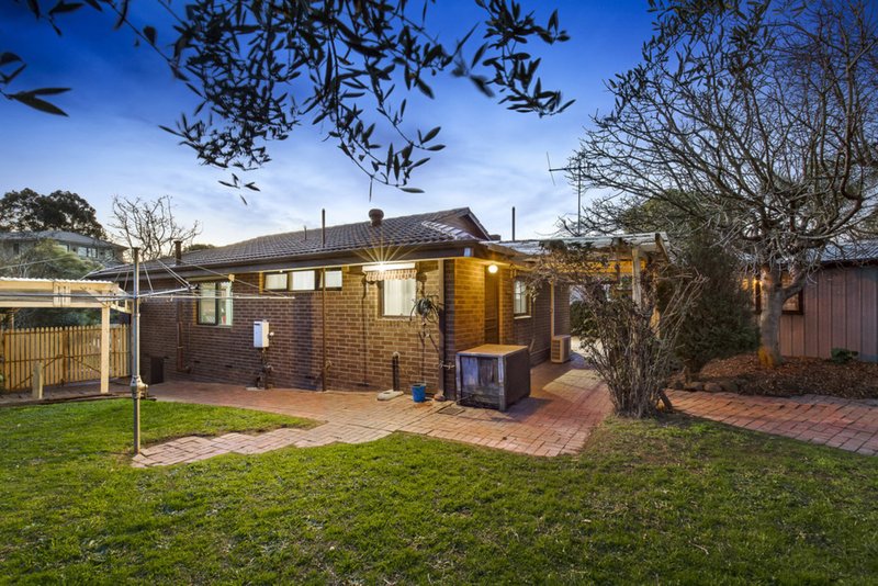 Photo - 2 Melanie Court, Mount Waverley VIC 3149 - Image 7