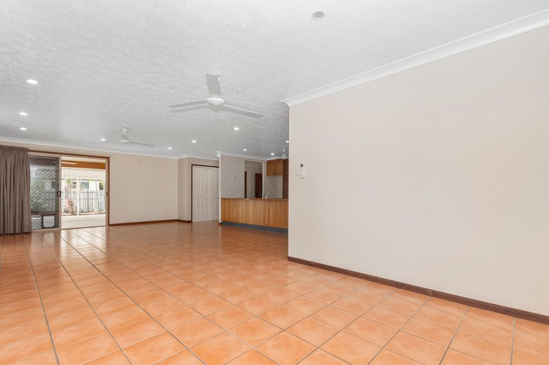 Photo - 2 Melia Court, Bushland Beach QLD 4818 - Image 4