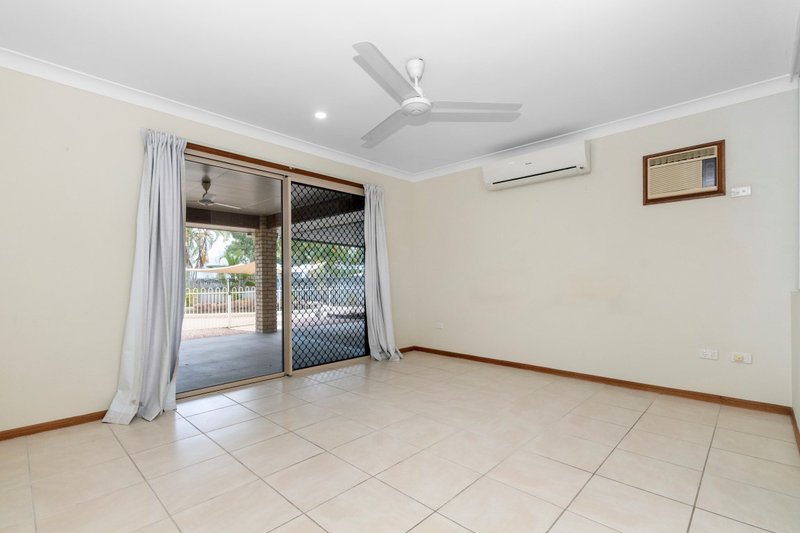 Photo - 2 Melia Court, Bushland Beach QLD 4818 - Image 9