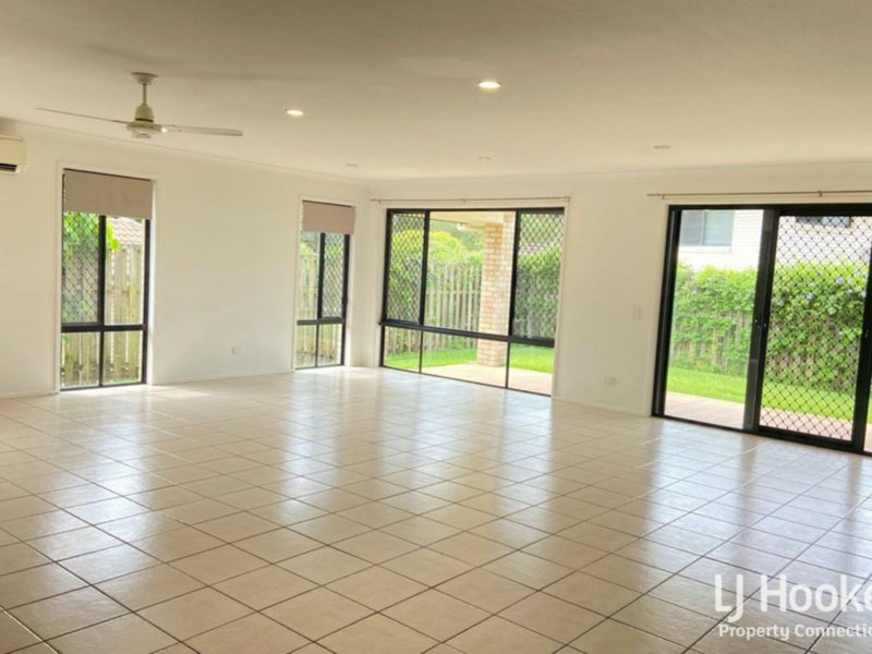 Photo - 2 Melissa Circuit, Kallangur QLD 4503 - Image 3