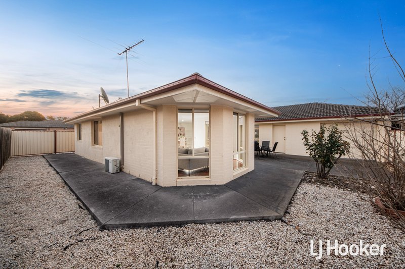 Photo - 2 Mertz Way, Point Cook VIC 3030 - Image 15
