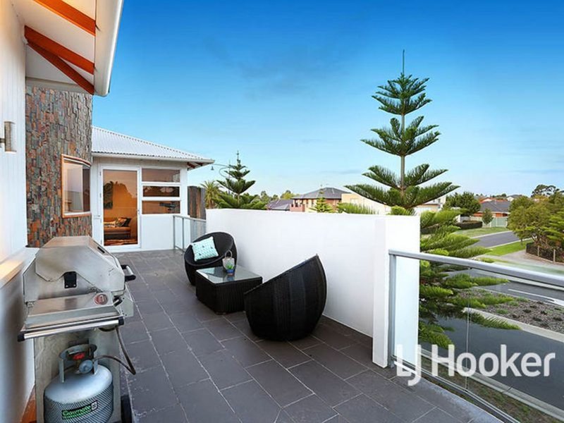 Photo - 2 Messina Crescent, Point Cook VIC 3030 - Image 17