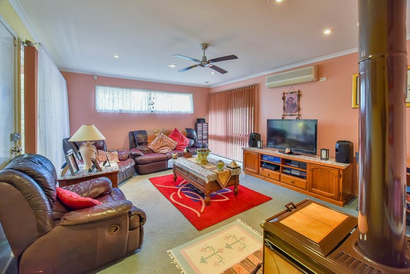 Photo - 2 Micawber Street, Ambarvale NSW 2560 - Image 4