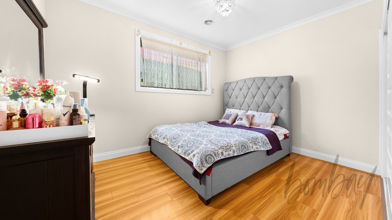 Photo - 2 Middlesborough Drive, Craigieburn VIC 3064 - Image 16