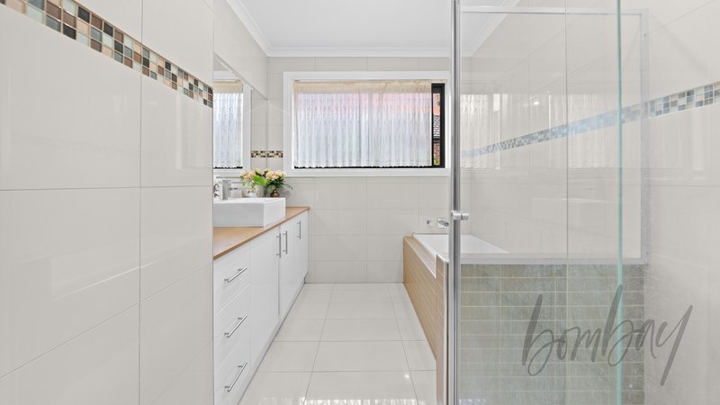 Photo - 2 Middlesborough Drive, Craigieburn VIC 3064 - Image 18