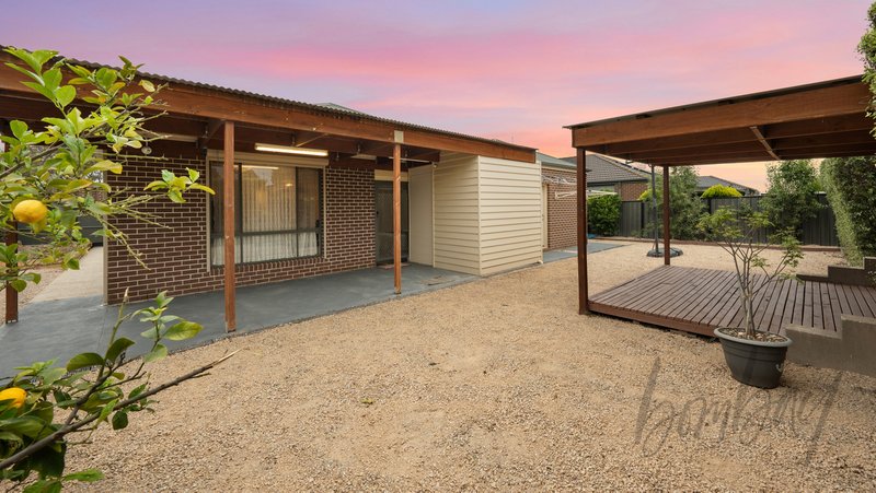 Photo - 2 Middlesborough Drive, Craigieburn VIC 3064 - Image 20