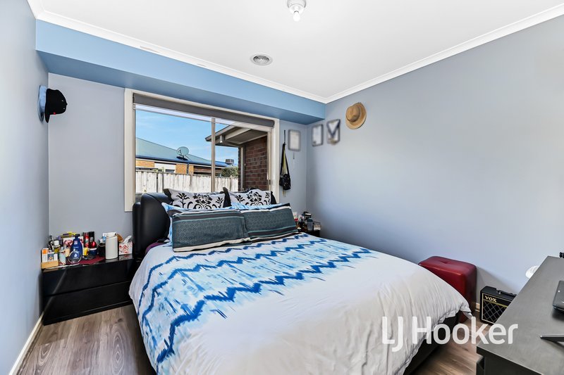 Photo - 2 Mikasa Place, Pakenham VIC 3810 - Image 13