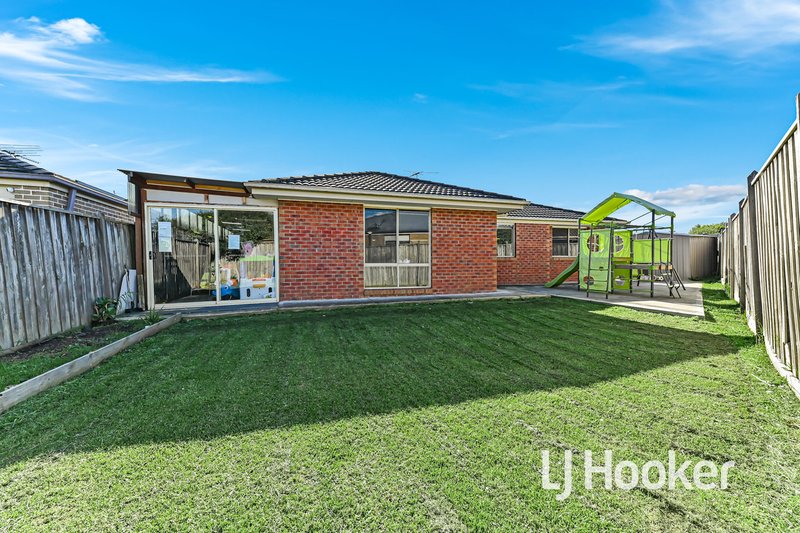 Photo - 2 Mikasa Place, Pakenham VIC 3810 - Image 15