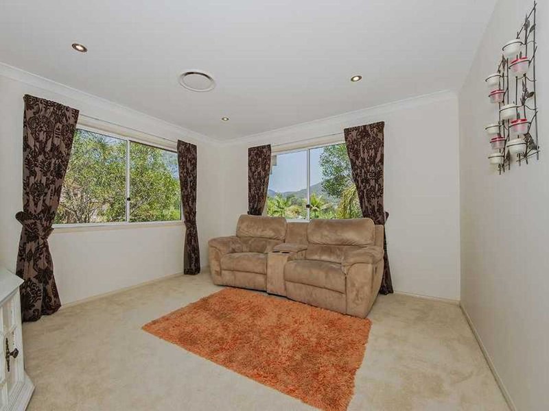 Photo - 2 Milkbush Ct , Bonogin QLD 4213 - Image 10