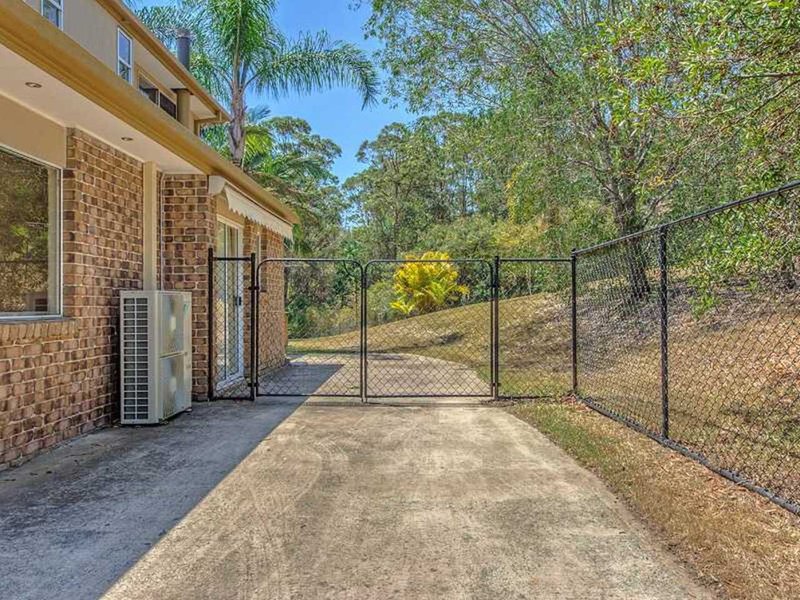 Photo - 2 Milkbush Ct , Bonogin QLD 4213 - Image 18