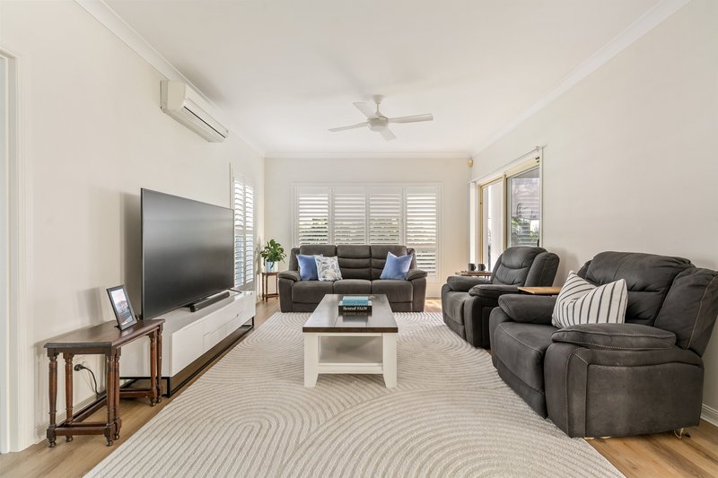 Photo - 2 Minnelli Place, Mcdowall QLD 4053 - Image 11