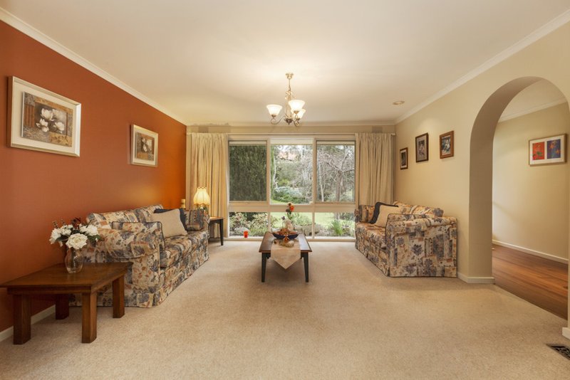 Photo - 2 Miriam Court, Templestowe VIC 3106 - Image 2