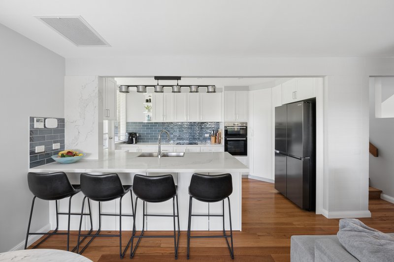 Photo - 2 Monteith Place, Baulkham Hills NSW 2153 - Image 3