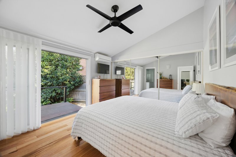 Photo - 2 Monteith Place, Baulkham Hills NSW 2153 - Image 7