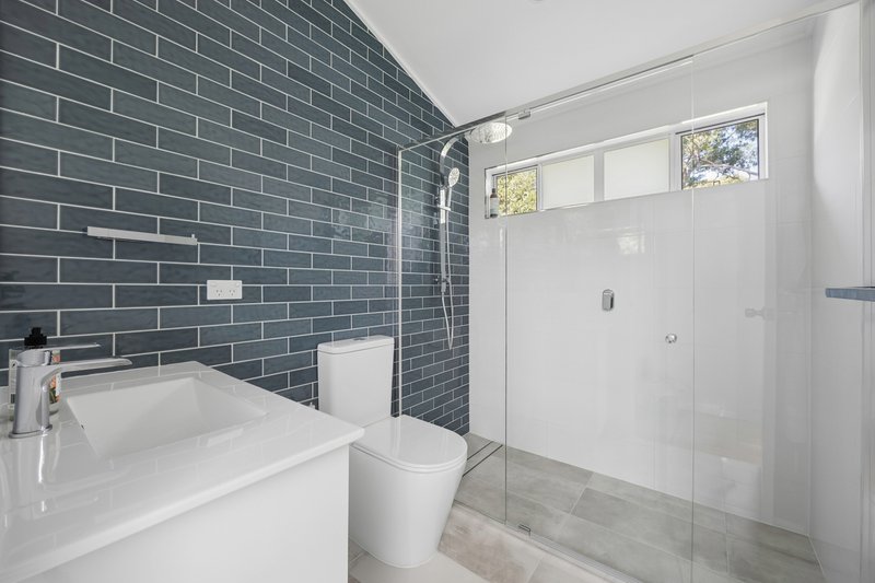 Photo - 2 Monteith Place, Baulkham Hills NSW 2153 - Image 11