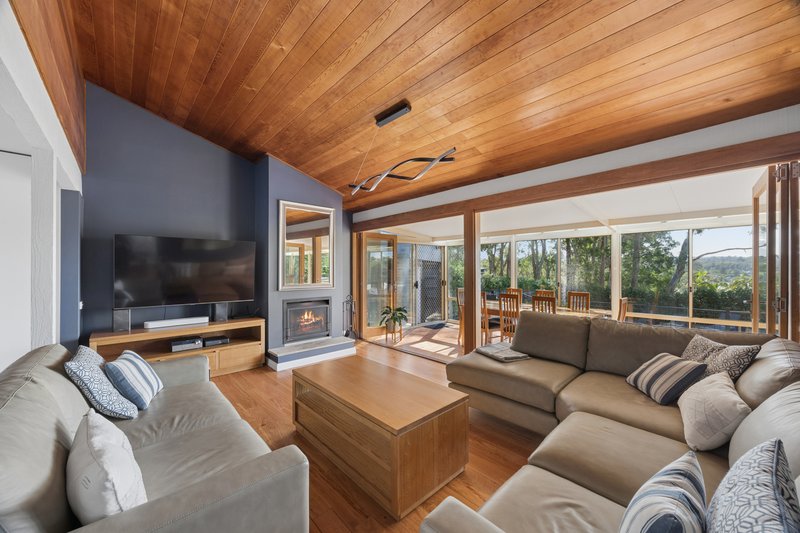 Photo - 2 Monteith Place, Baulkham Hills NSW 2153 - Image 13