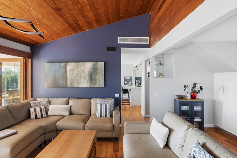 Photo - 2 Monteith Place, Baulkham Hills NSW 2153 - Image 14