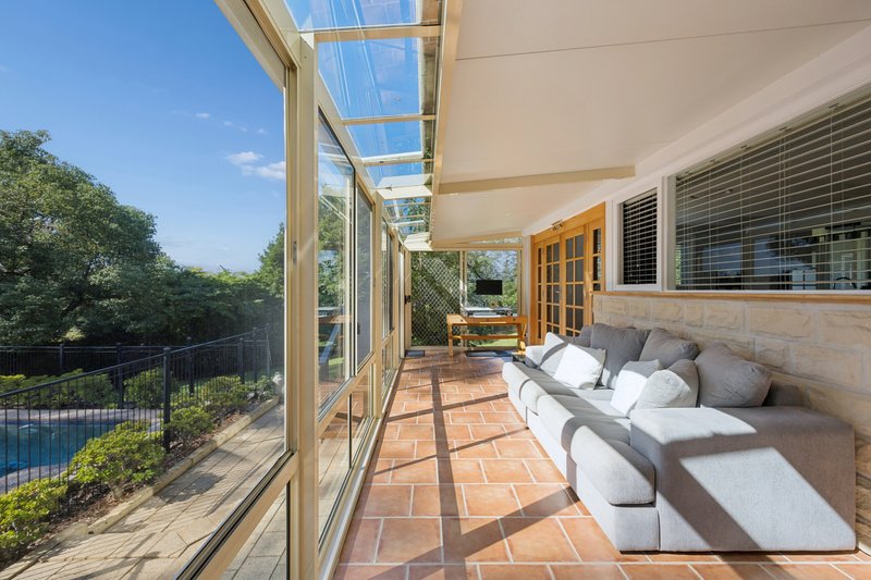 Photo - 2 Monteith Place, Baulkham Hills NSW 2153 - Image 16