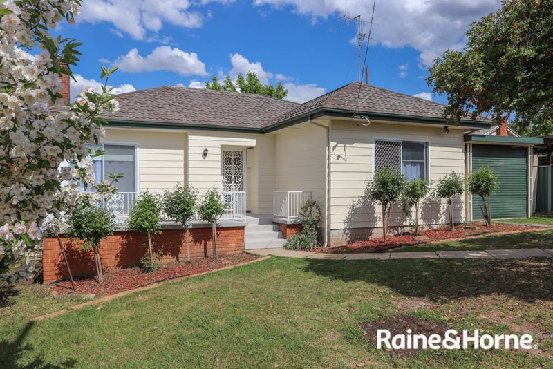 2 Moodie Place, West Bathurst NSW 2795