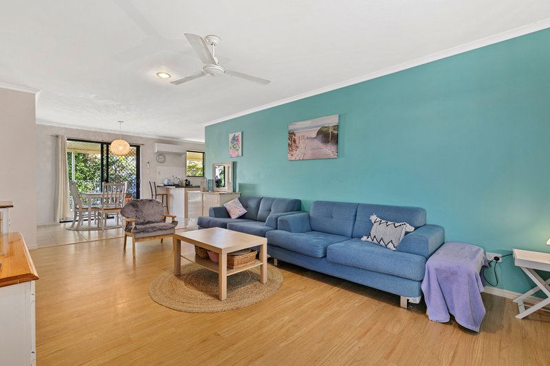 Photo - 2 Moonstone Drive, Urangan QLD 4655 - Image 2