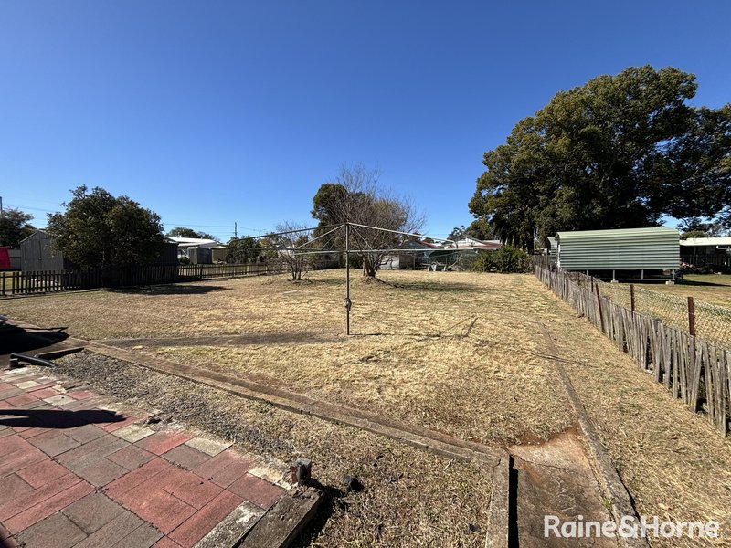 Photo - 2 Moonya Street, Kingaroy QLD 4610 - Image 12