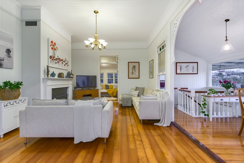 Photo - 2 Mornington Street, Red Hill QLD 4059 - Image 7