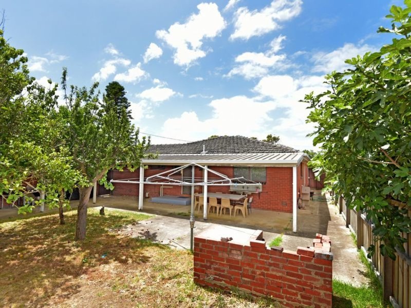 Photo - 2 Mouchemore Avenue, St Leonards VIC 3223 - Image 9